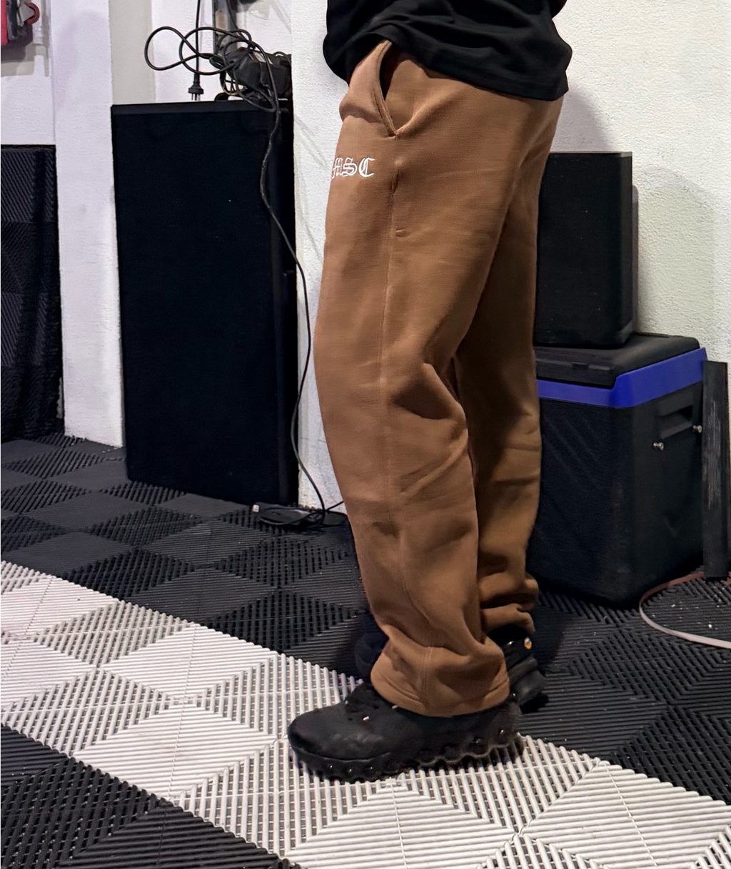 OMI straight leg track pants (cocoa)