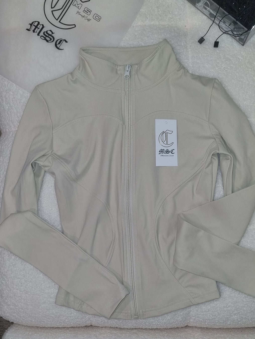 MSC LUNA sculpt zip-up ( cremee )